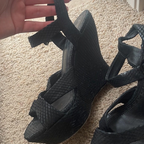 Alice and Olivia black wedge platform snake skin heels, minimal wear - Picture 2 of 6